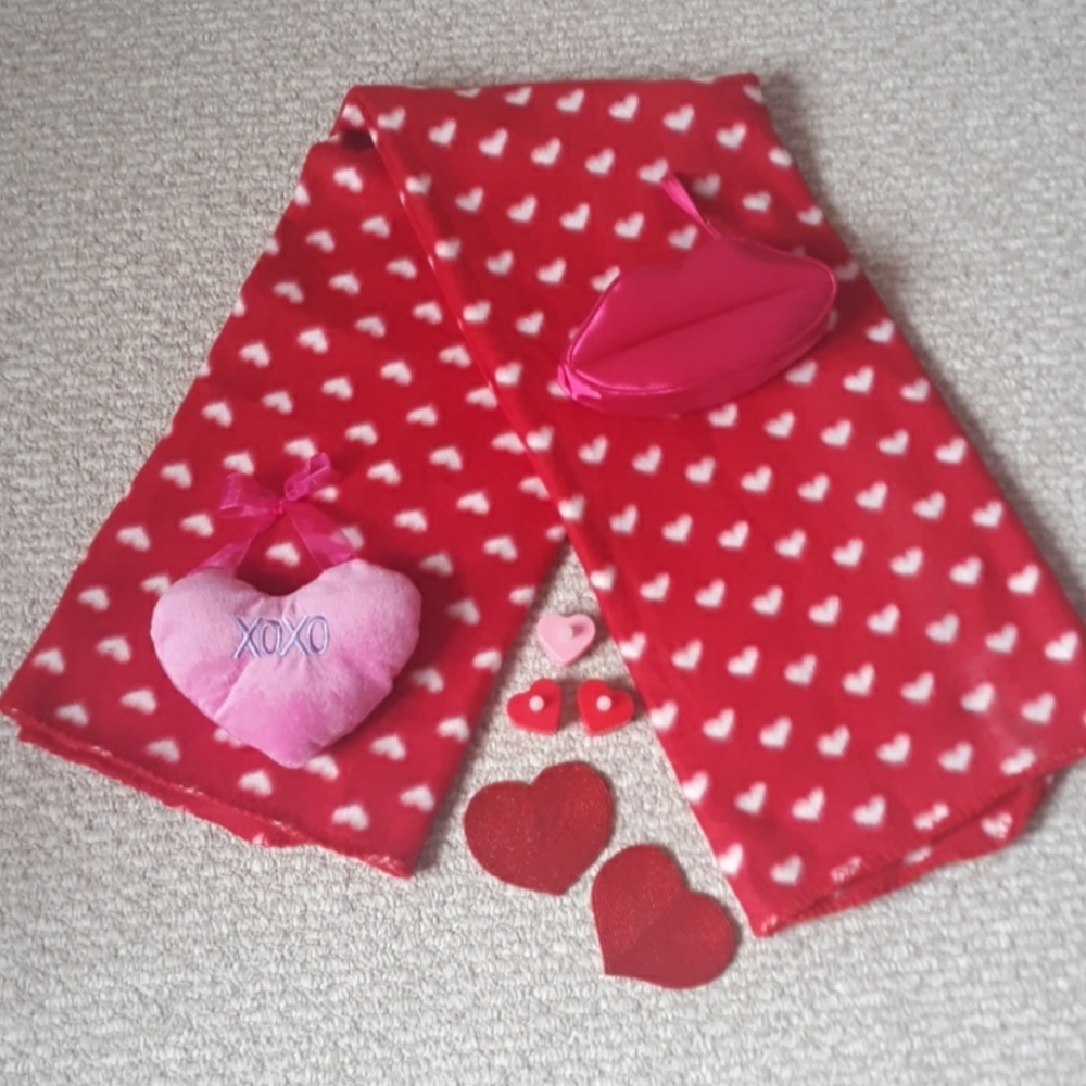 Blanket & more bundle - Picture 4 of 17